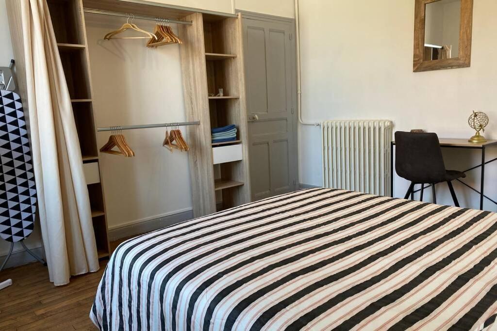 L'Appartement De Moliere N°3 Montluçon Kültér fotó